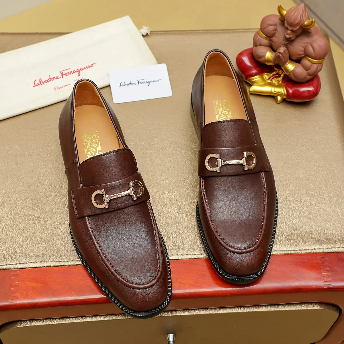 Men's shoes 💰440 Ferragamo [Ferragamo] top imported suit men's shoes 💯Original copy of the official website, product materials: selected imported embossed calfskin + luxury hardware buckle accessories ~ imported water-dyed cow 🐂 leather lining. Strong three-dimensional visual effect, original combination outsole, multiple colors available😘 Size: 39-44 (38.45.46. Customized)